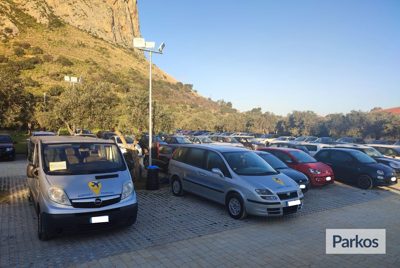 Piraineto Airport Parking