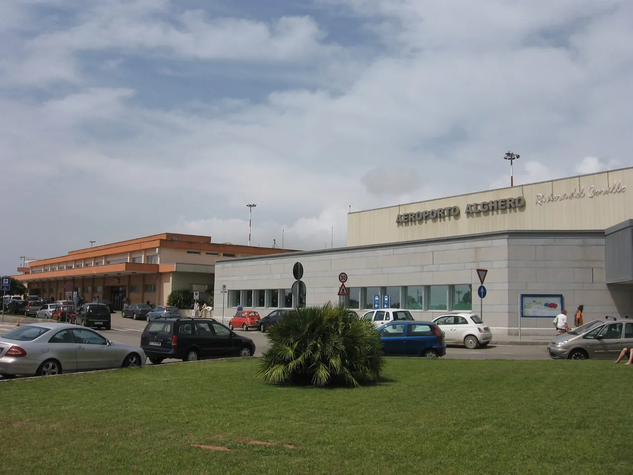Parcheggi vicino a Aeroporto di Alghero