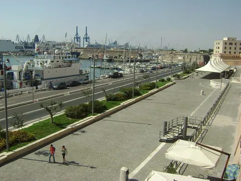 Parcheggi vicino a Porto di Civitavecchia