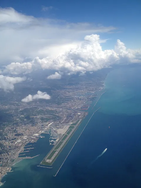 Parcheggi vicino a Aeroporto di Genova Cristoforo Colombo
