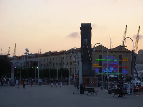 Parcheggi vicino a Centro di Genova