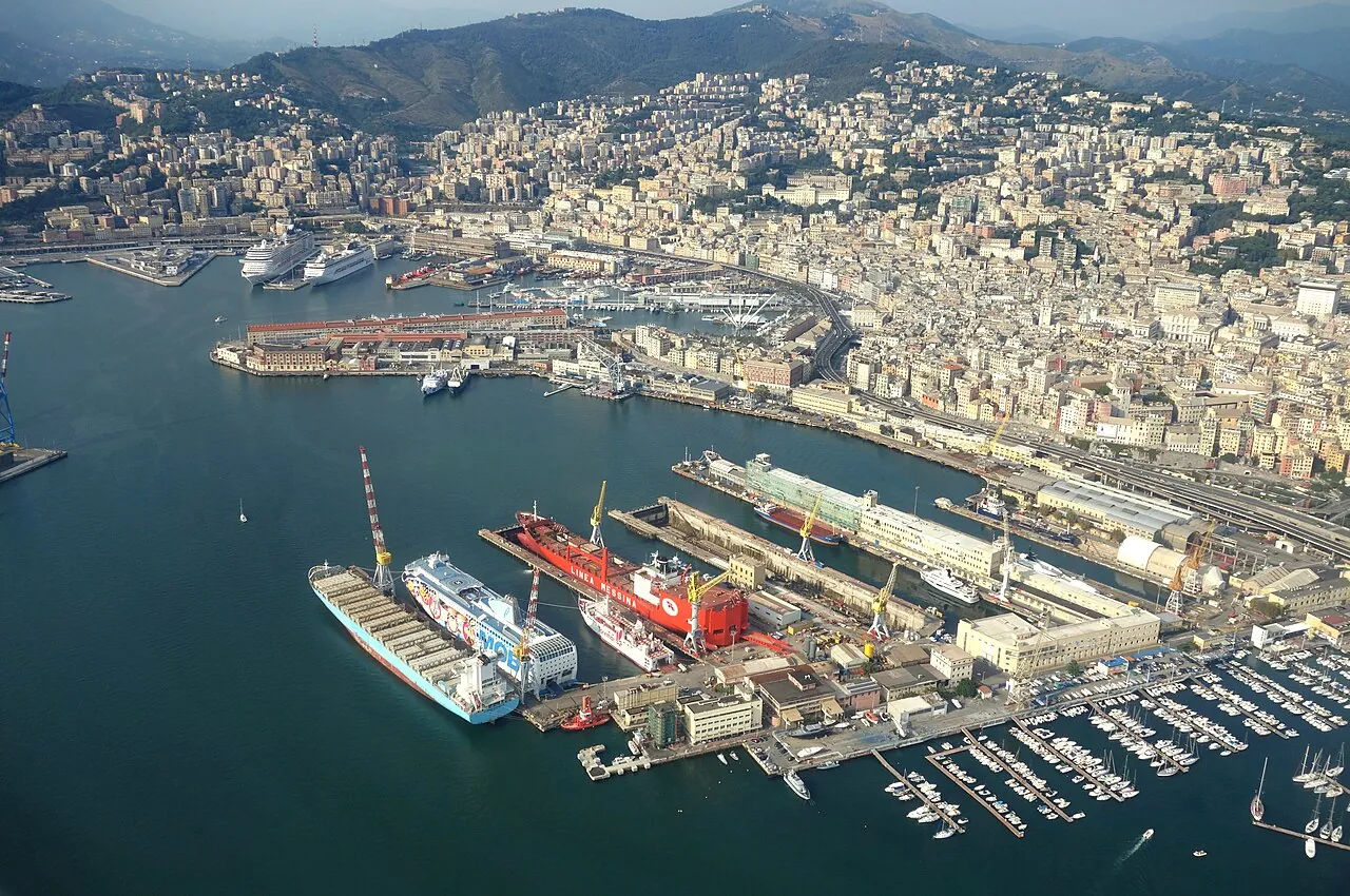 Parcheggi vicino a Porto di Genova