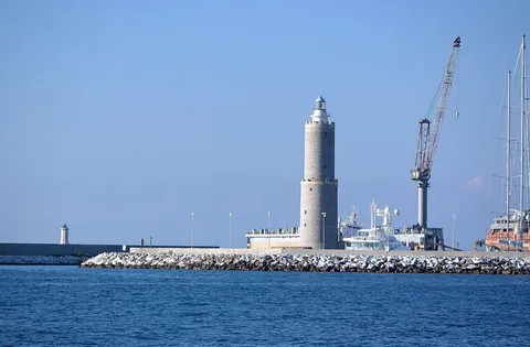 Parcheggi vicino a Porto di Livorno