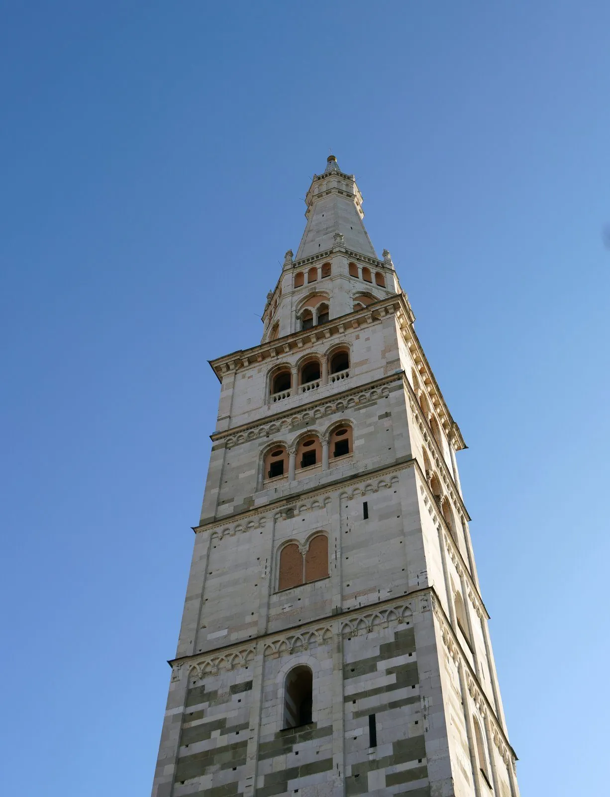 Parcheggi a Modena