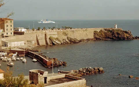 Parcheggi vicino a Porto di Piombino