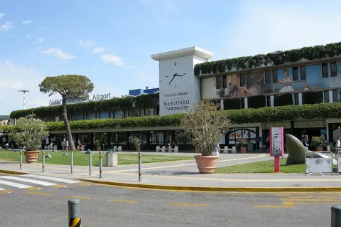 Parcheggi vicino a Aeroporto di Pisa Galilei
